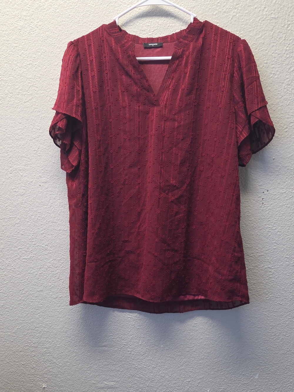 Lotusmile Textured V-Neck Short Sleeve Blouse in Burgundy